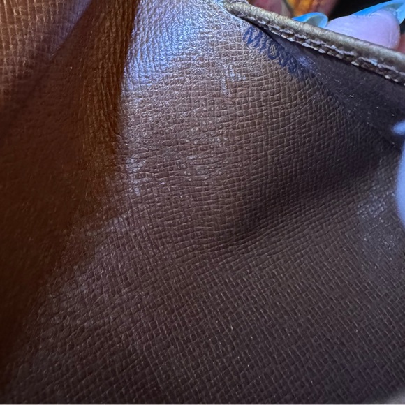 Authentic Louis Vuitton Monogram Porte Kisslock Bifold Wallet - Picture 9 of 9